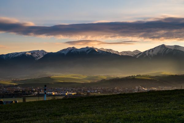 Liptovský Mikuláš v pozadí majestnátne Tatry 