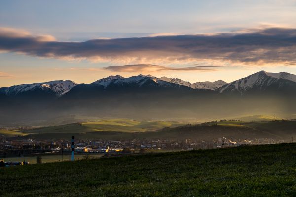 Liptovský Mikuláš v pozadí majestnátne Tatry 