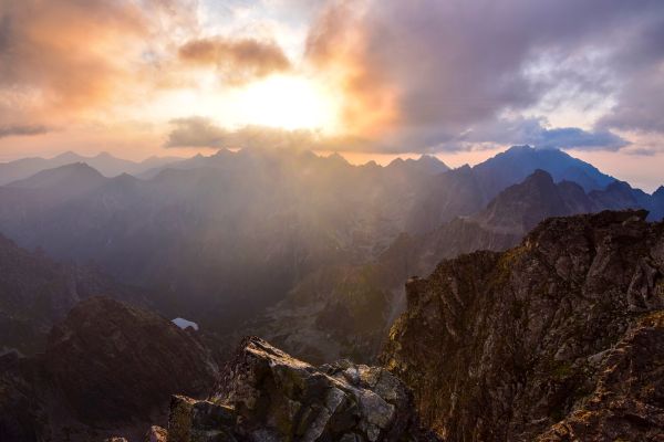 Rysy 2503 m.n.m - najnavštevovanejší vrch vo Vysokých Tatrách - západ slnka 