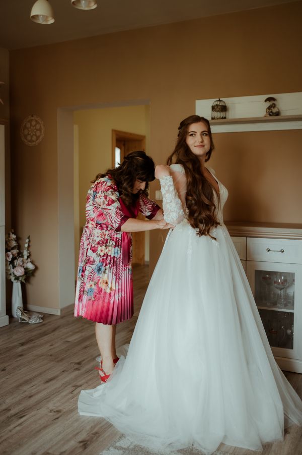 obrázok 3279 - Zemiansky dvor Šúrovce - SVADBA