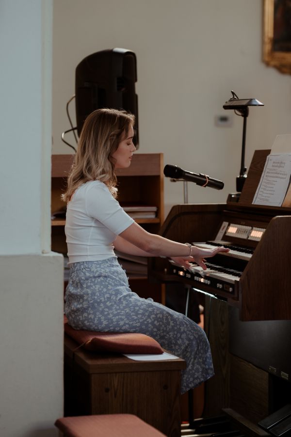 obrázok 3317 - Zemiansky dvor Šúrovce - SVADBA