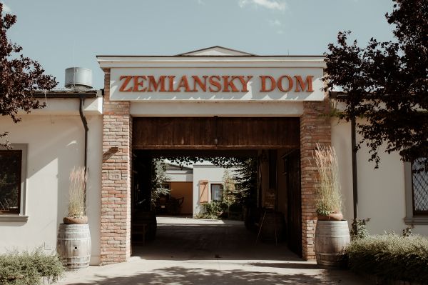 obrázok 3344 - Zemiansky dvor Šúrovce - SVADBA