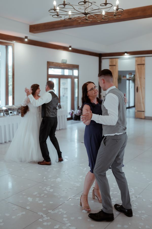 obrázok 3363 - Zemiansky dvor Šúrovce - SVADBA