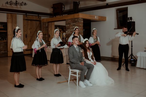 obrázok 3412 - Zemiansky dvor Šúrovce - SVADBA