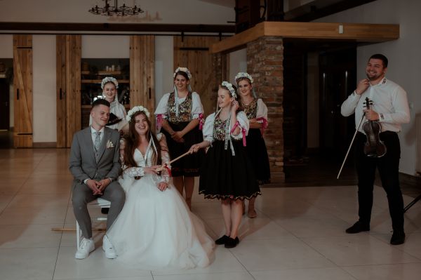 obrázok 3415 - Zemiansky dvor Šúrovce - SVADBA